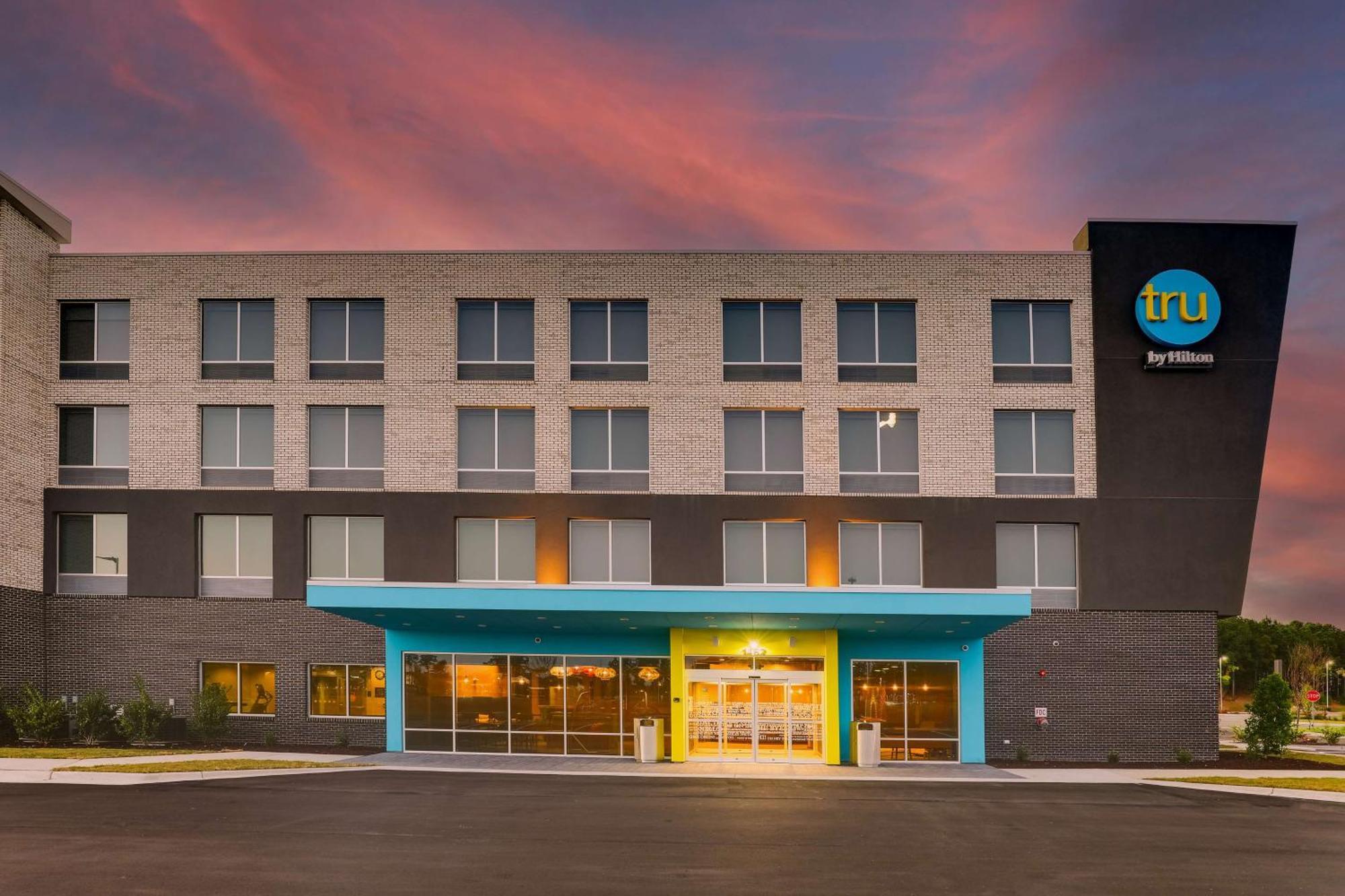Tru By Hilton Leland Wilmington Hotel Exterior photo